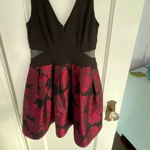 Xscape floral cocktail dress. Size 10.